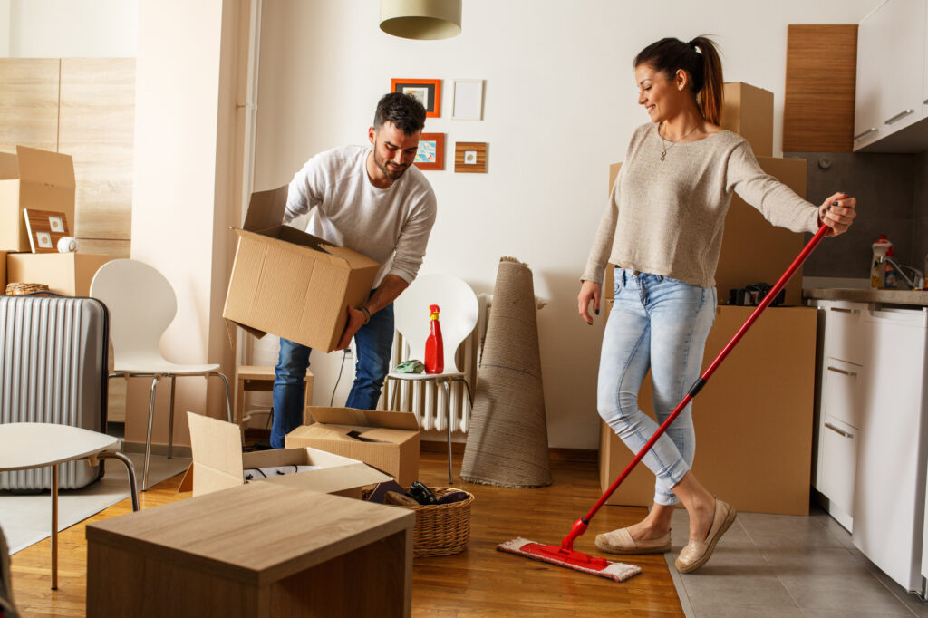 Decluttering Your House Before a Move